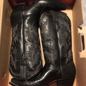 Heritage Woman’s Cowboy Boots